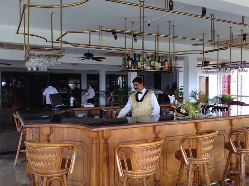 Hotel Topaz Kandy bar
